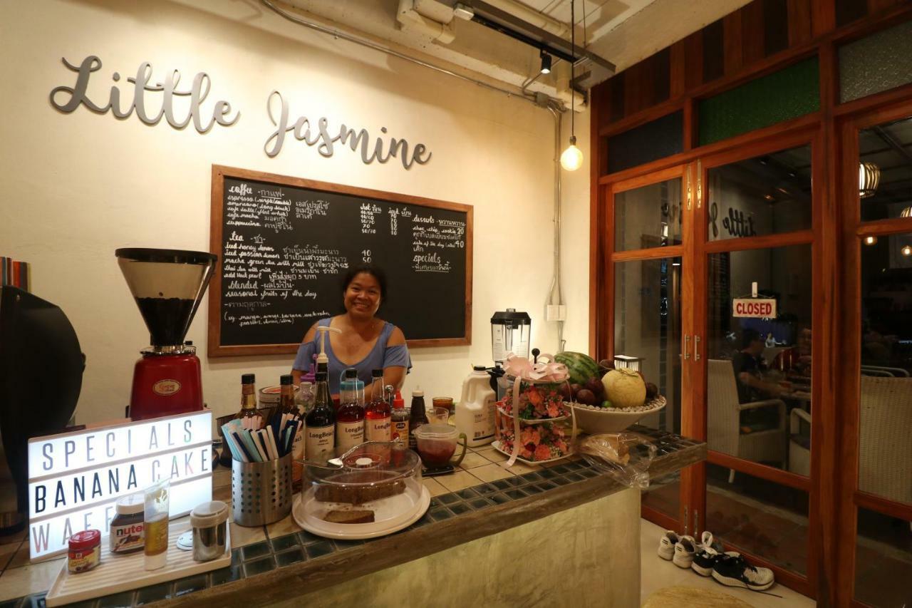 小茉莉河滨酒店 彭世洛 外观 照片